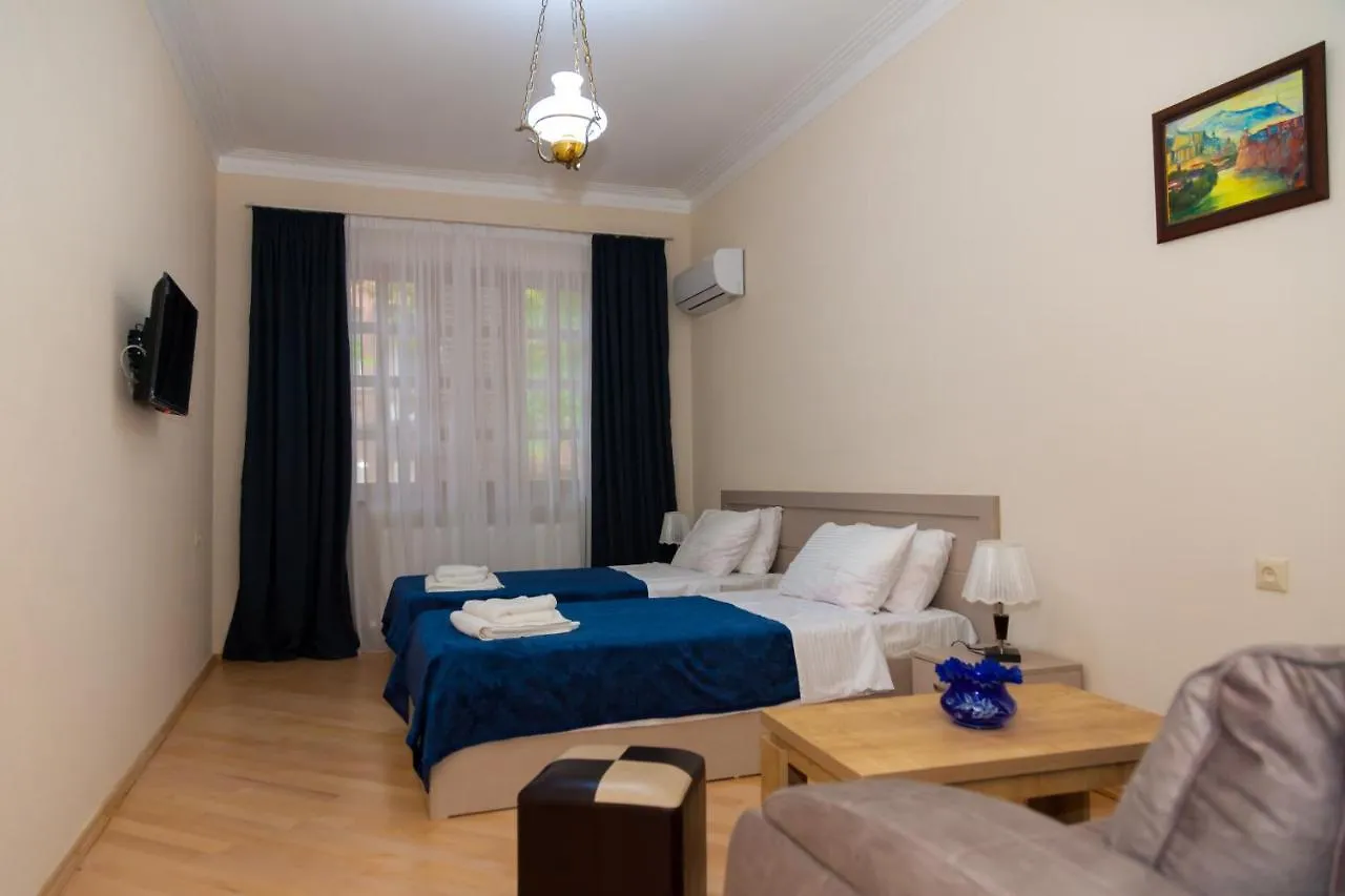 Holiday Rooms Тбилиси